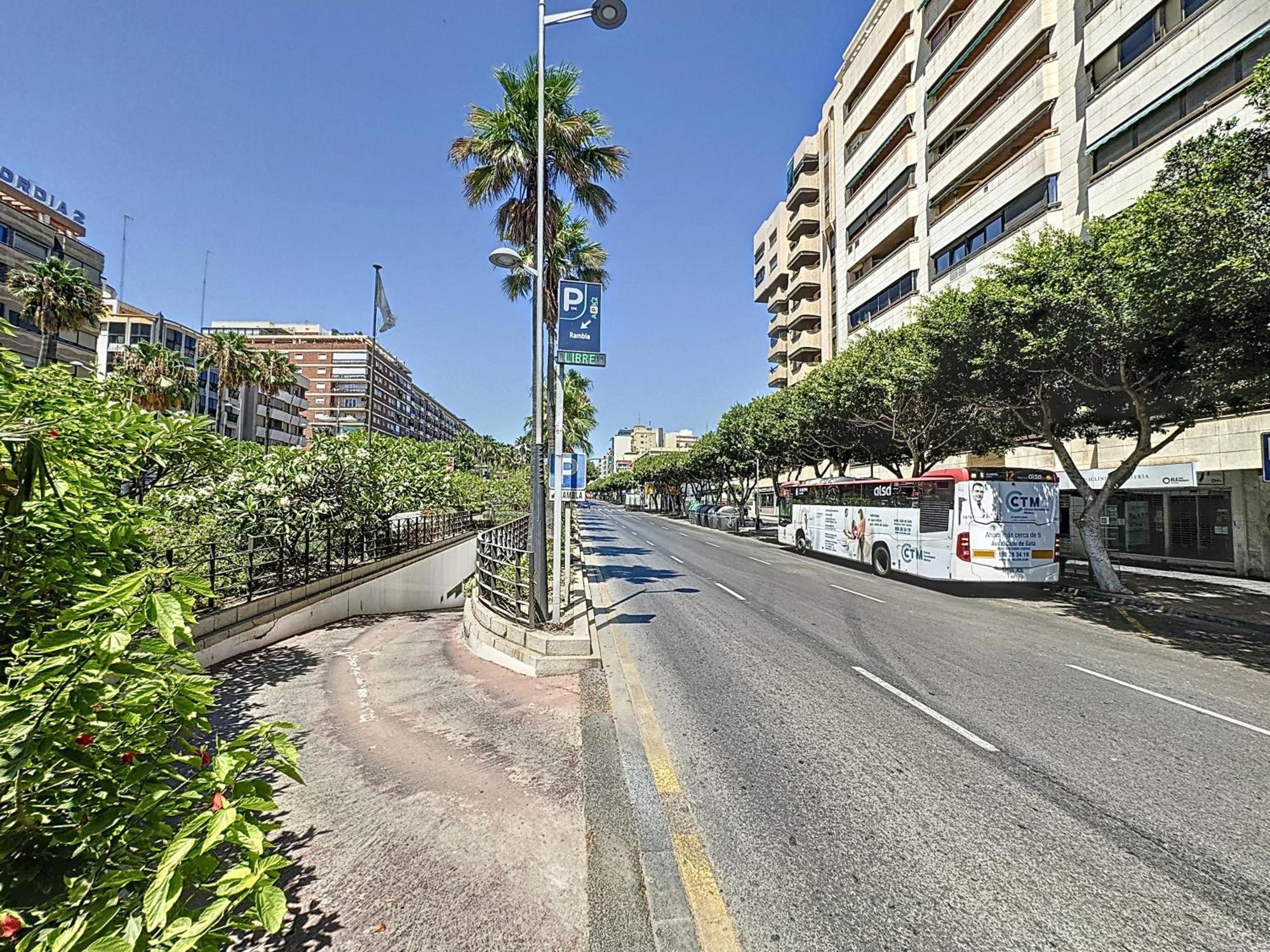 4 Parking Incluido * Almería